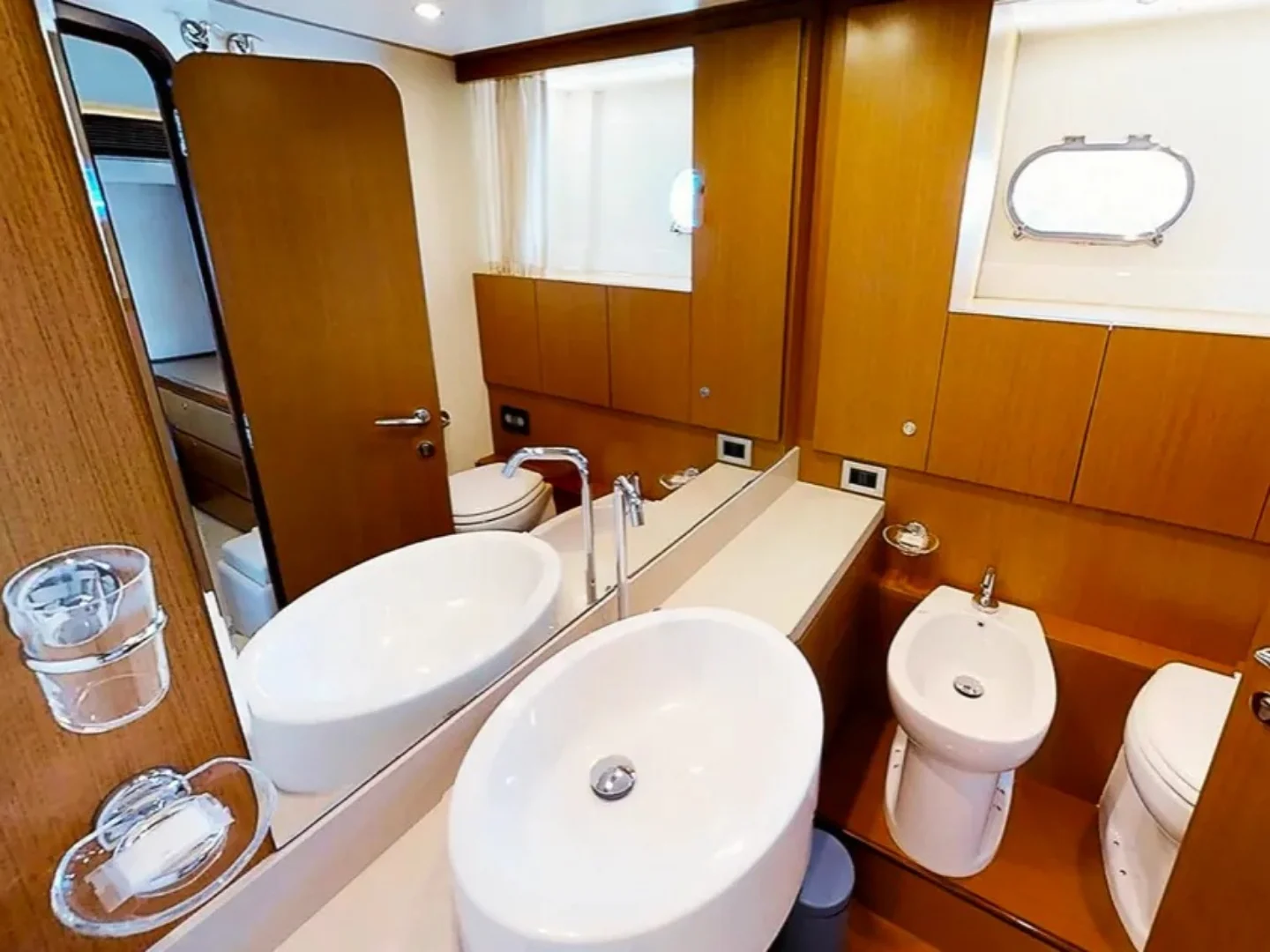 Ferretti 630 Fly - Photo 24