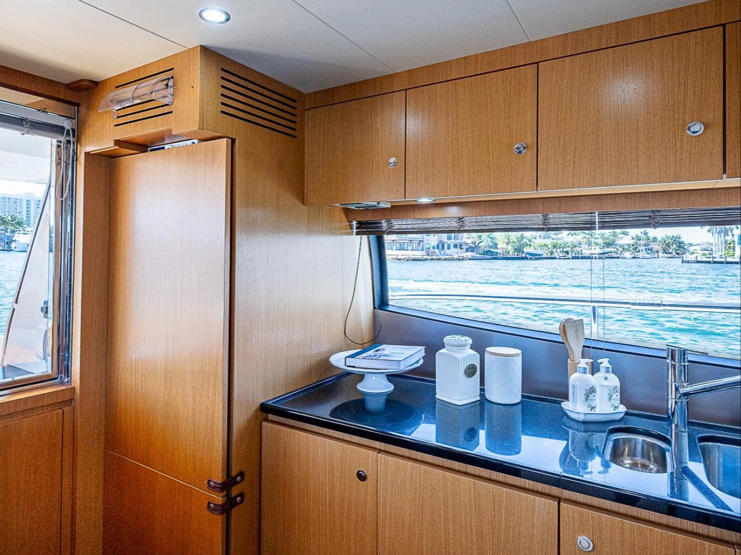 Ferretti 630 Fly - Photo 17