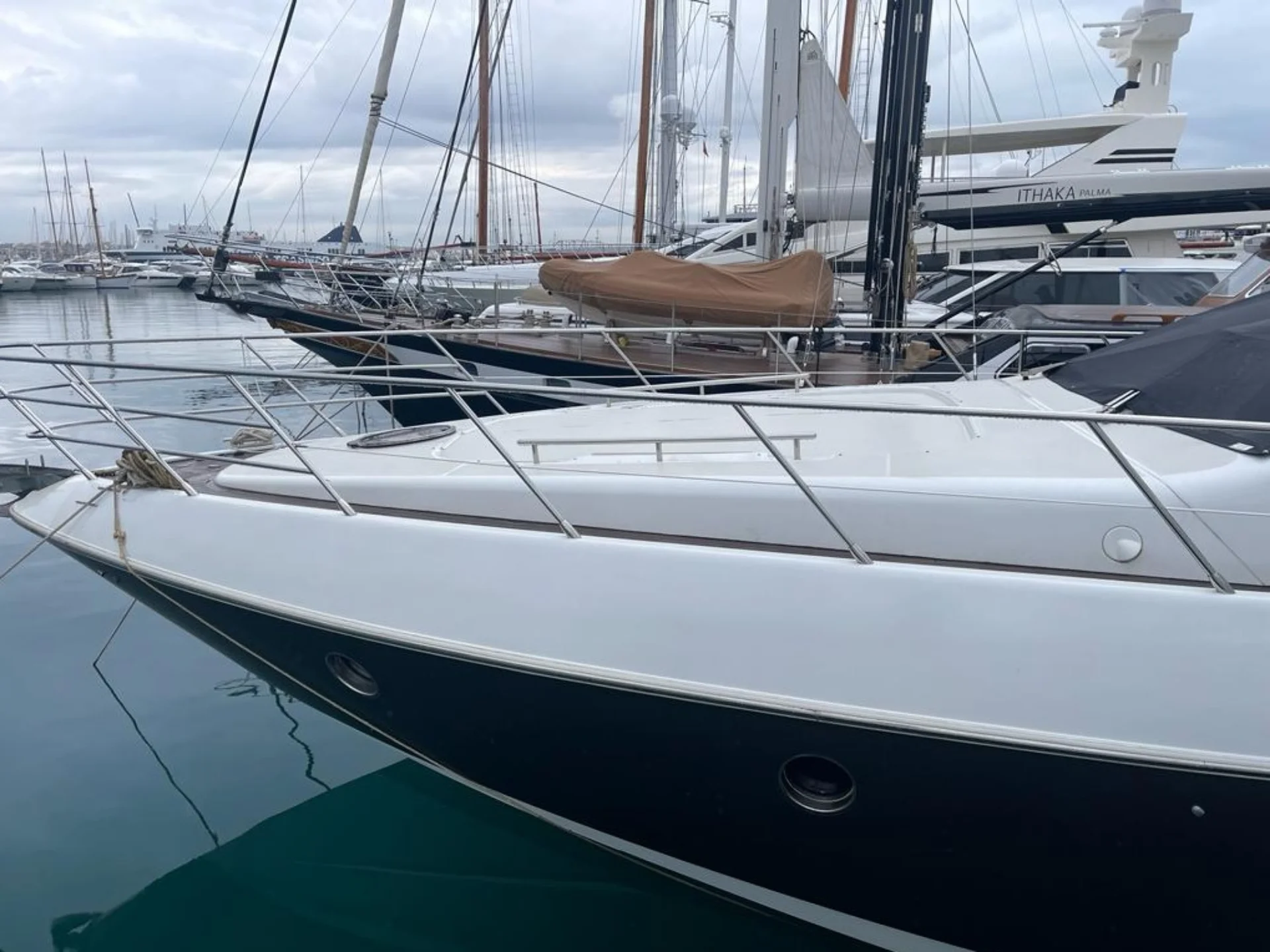 Azimut 68 S of 2007 for Sale - Photo 2