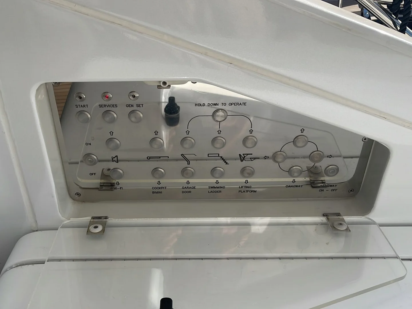Azimut 68 S of 2007 for Sale - Photo 38