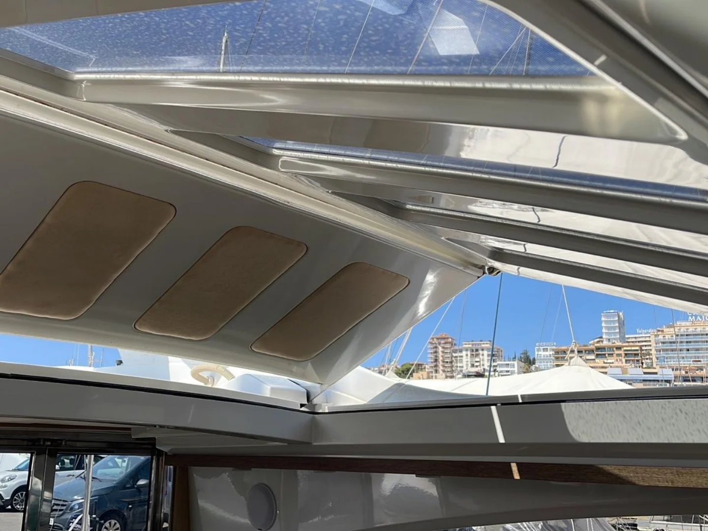 Azimut 68 S of 2007 for Sale - Photo 28