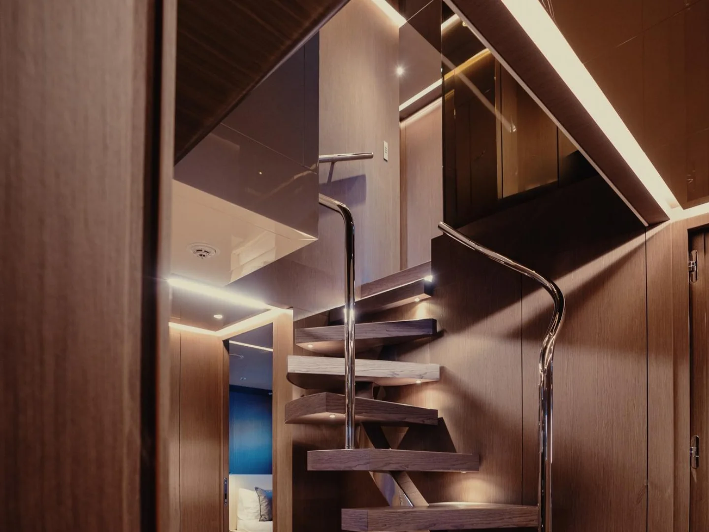 ALVIUM | Ferretti Custom Line 106 - Photo 29