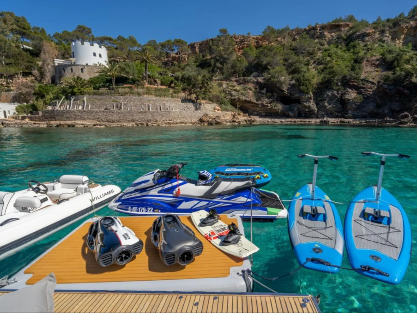 ALVIUM | Ferretti Custom Line 106 - Photo 10