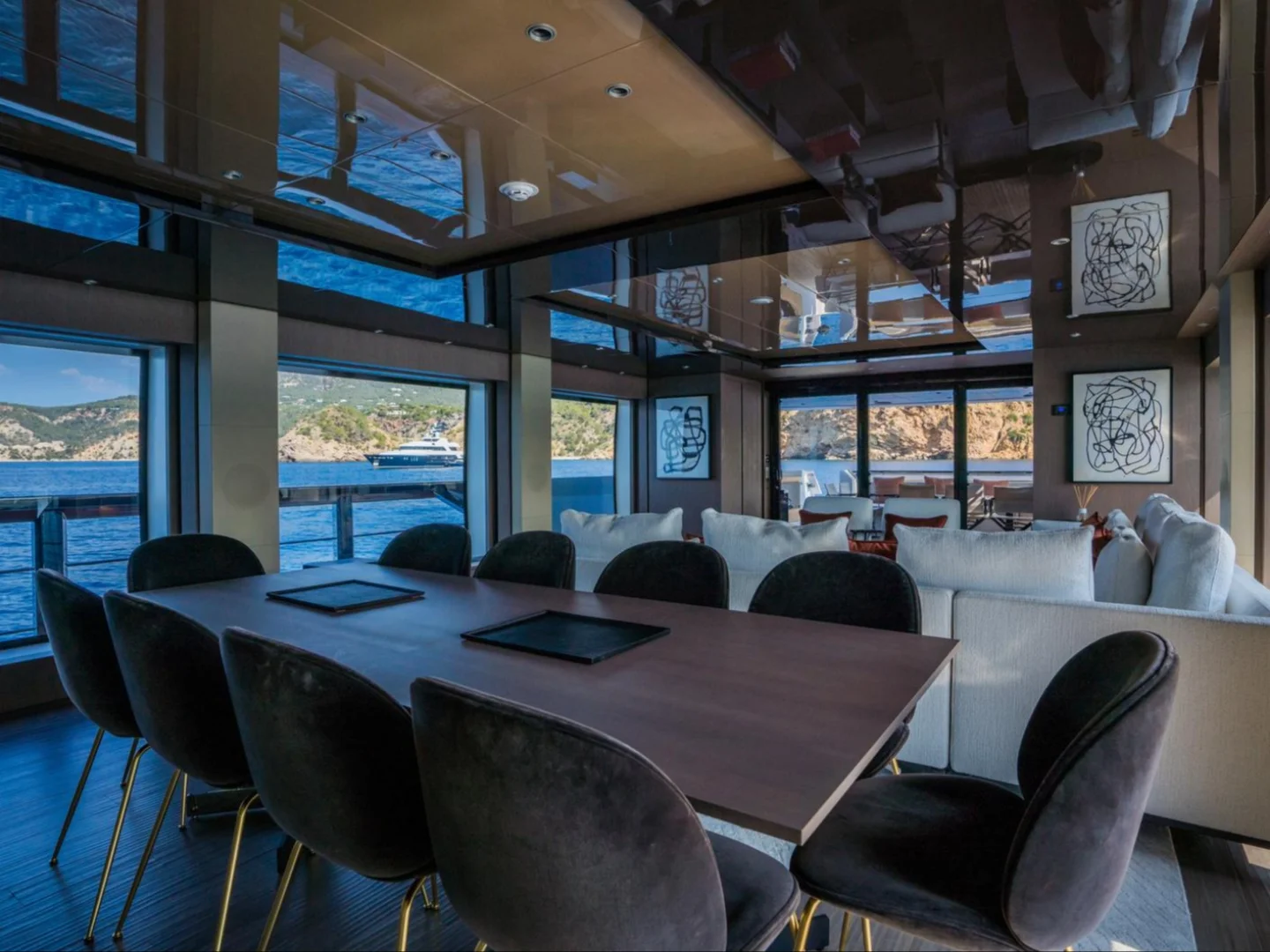 ALVIUM | Ferretti Custom Line 106 - Photo 28