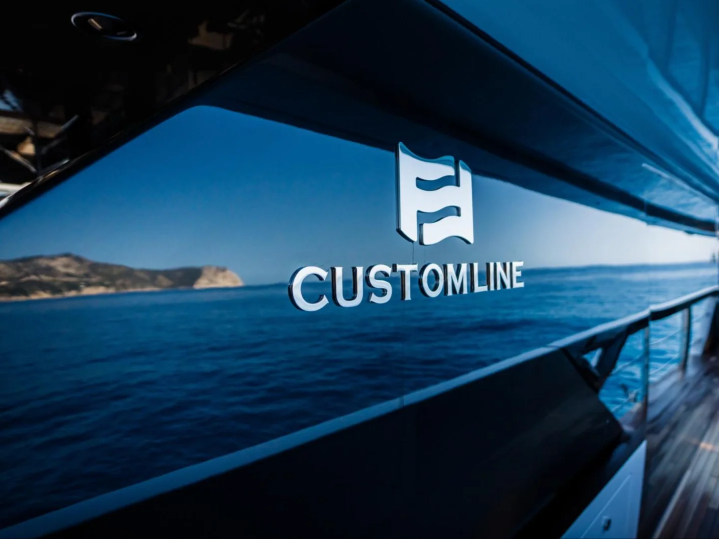 ALVIUM | Ferretti Custom Line 106 - Photo 11