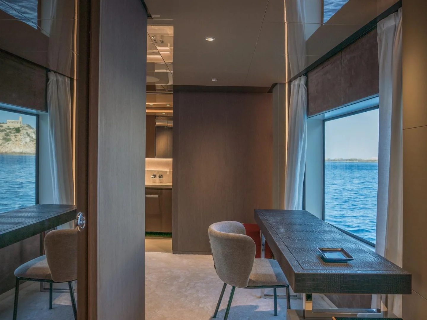 ALVIUM | Ferretti Custom Line 106 - Photo 36