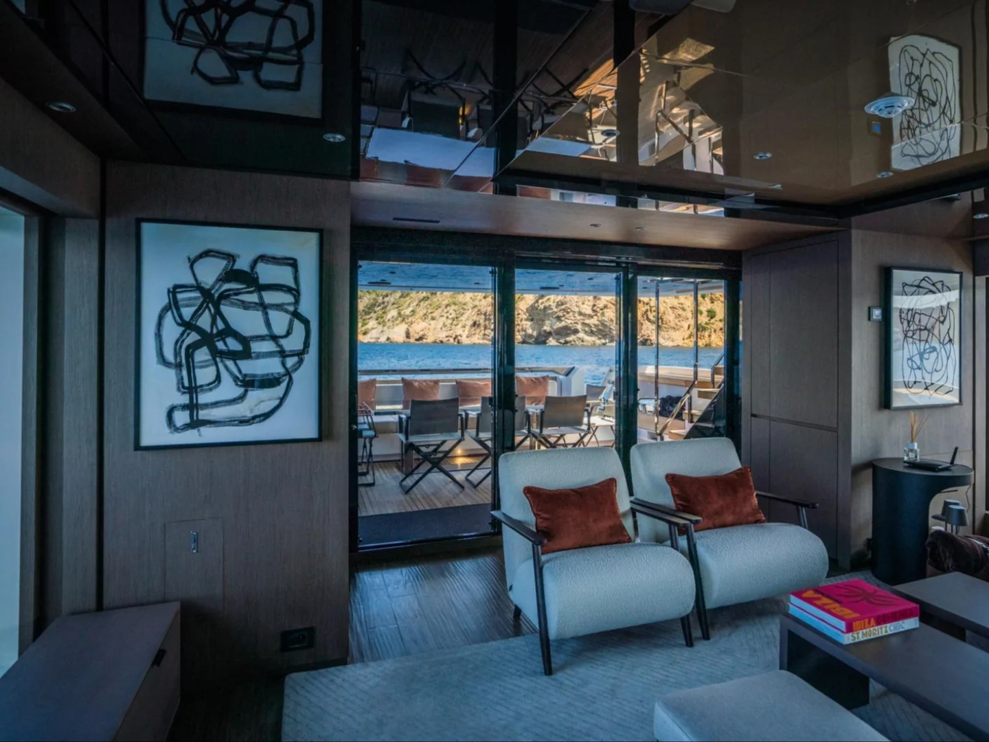ALVIUM | Ferretti Custom Line 106 - Photo 22