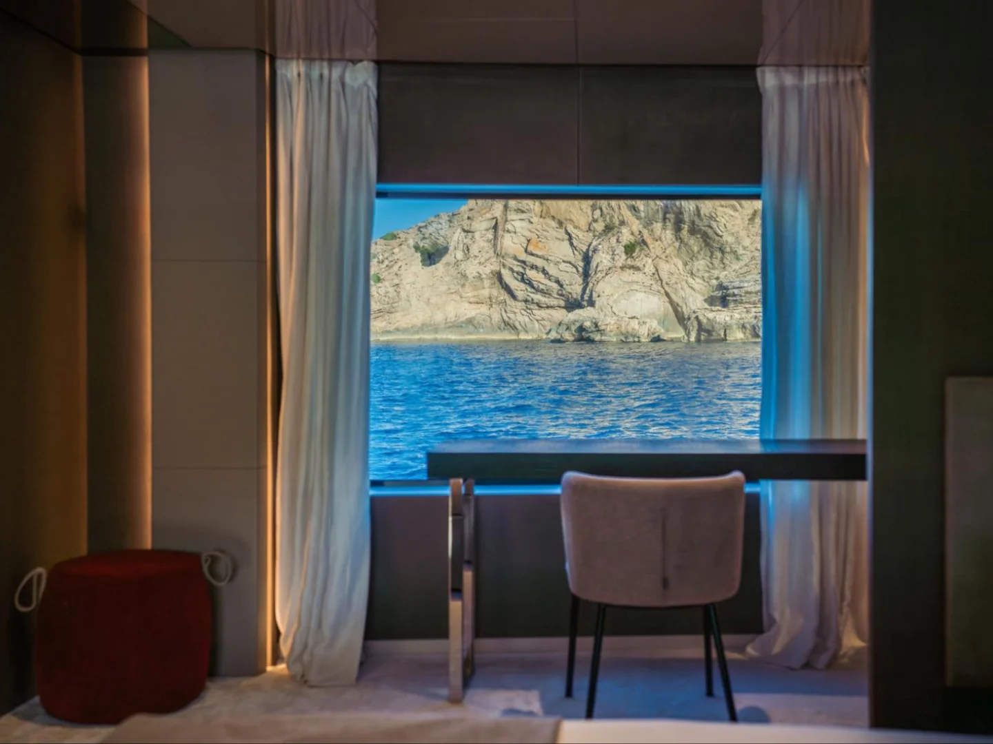 ALVIUM | Ferretti Custom Line 106 - Photo 34