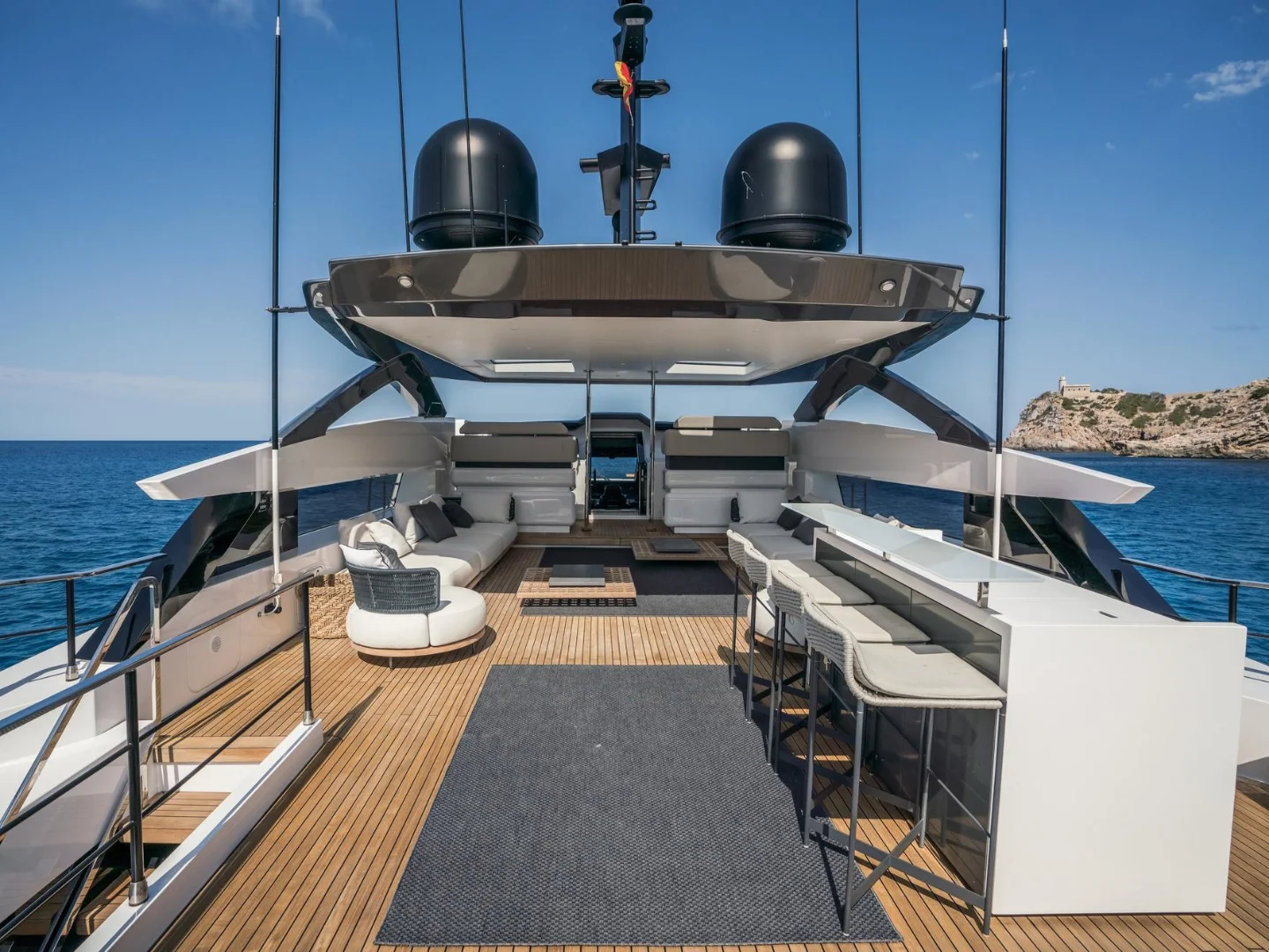 ALVIUM | Ferretti Custom Line 106 - Photo 15