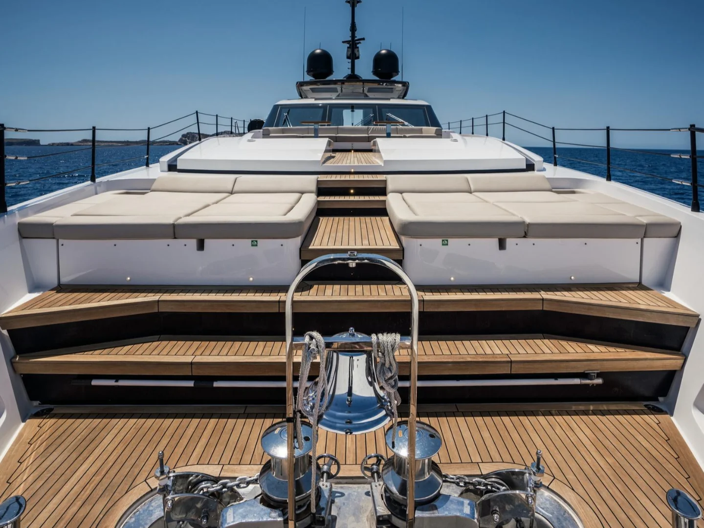 ALVIUM | Ferretti Custom Line 106 - Photo 14