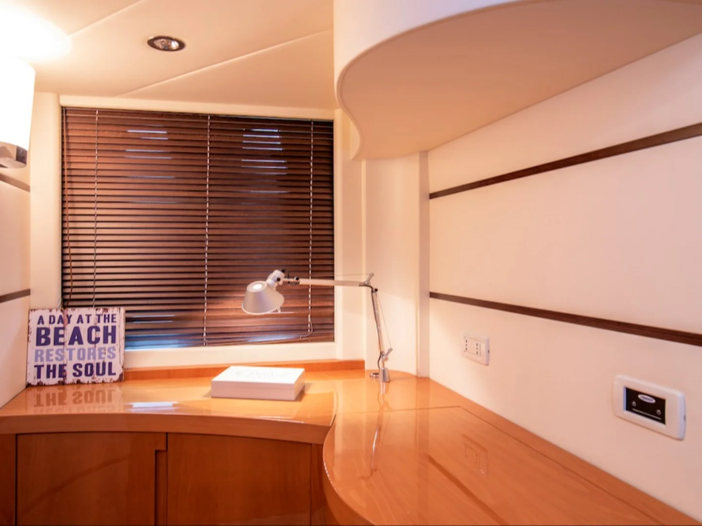 OPTIMUM | Pershing 62 - Photo 8