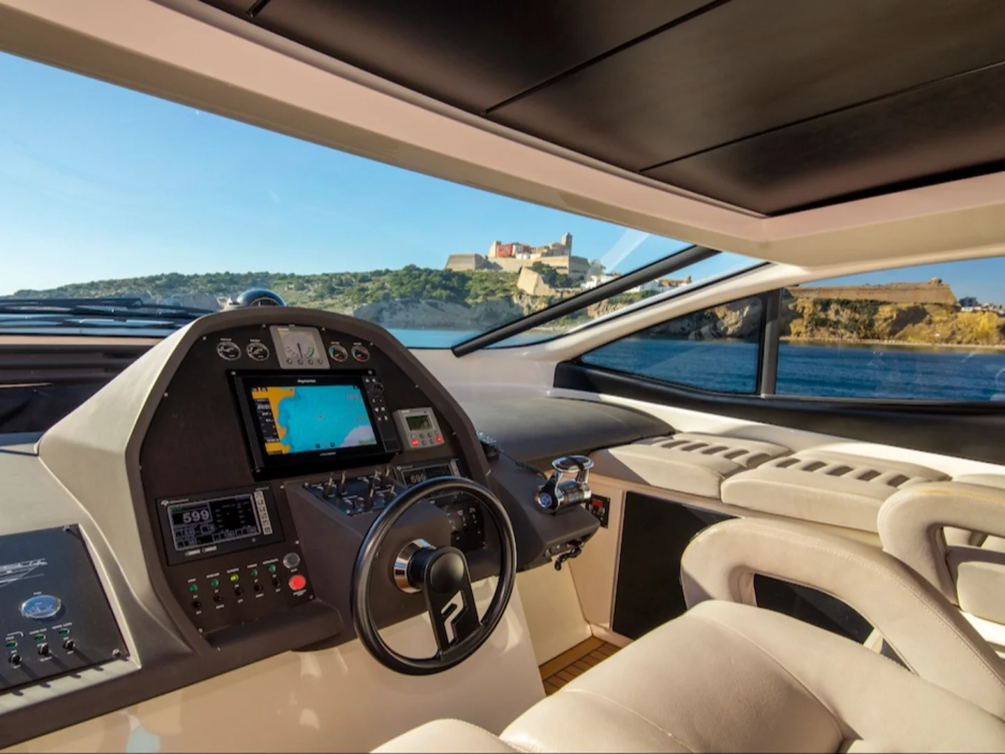 OPTIMUM | Pershing 62 - Photo 5