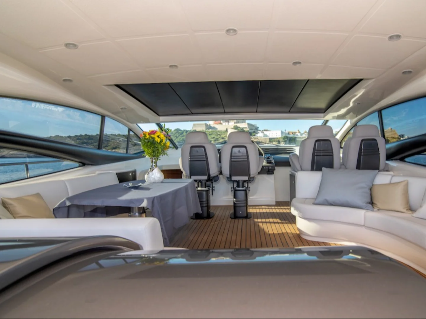 OPTIMUM | Pershing 62 - Photo 6