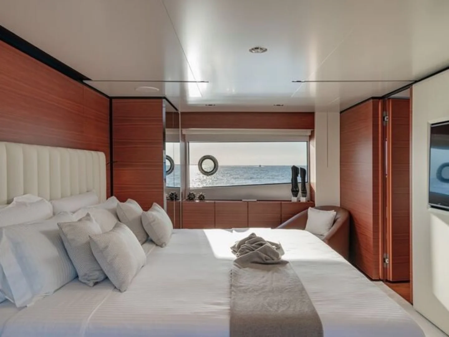 SOUTH | Custom Line Navetta 33 - Photo 36