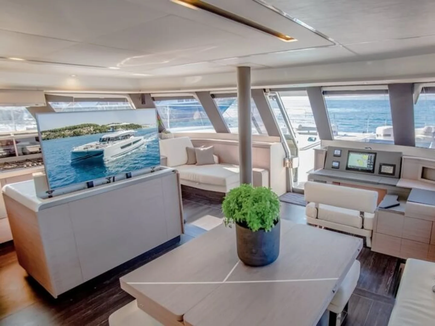 CORE |&nbsp;Fountaine Pajot 67 - Photo 26