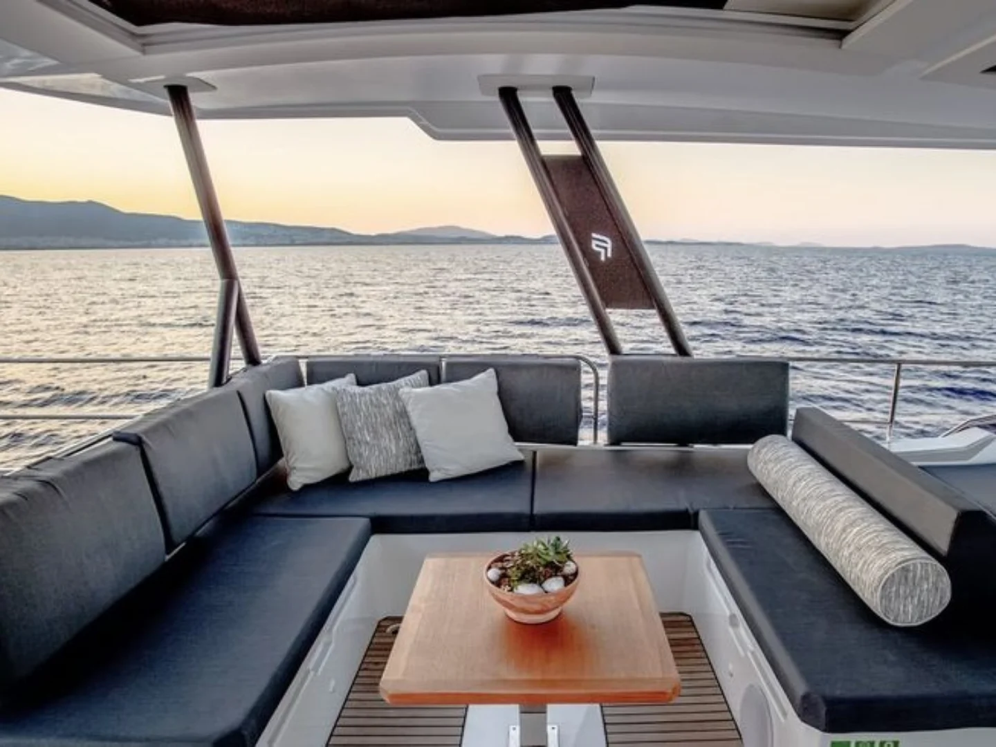 CORE |&nbsp;Fountaine Pajot 67 - Photo 21