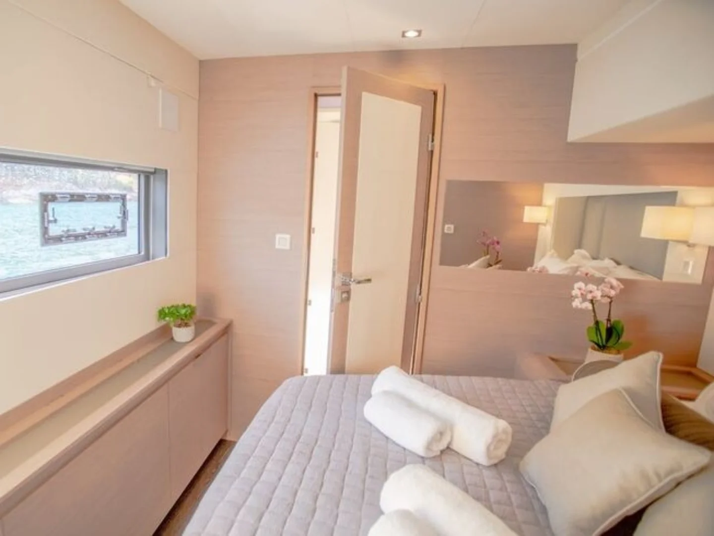 CORE |&nbsp;Fountaine Pajot 67 - Photo 33