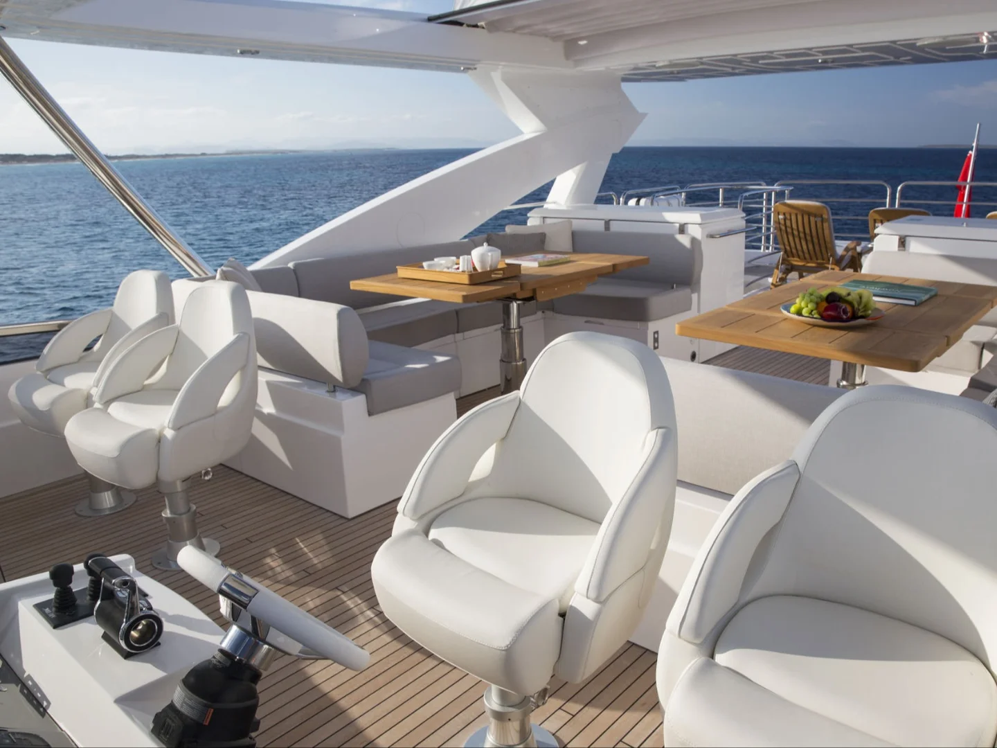 PLAY THE GAME | Sunseeker 28M - Photo 8