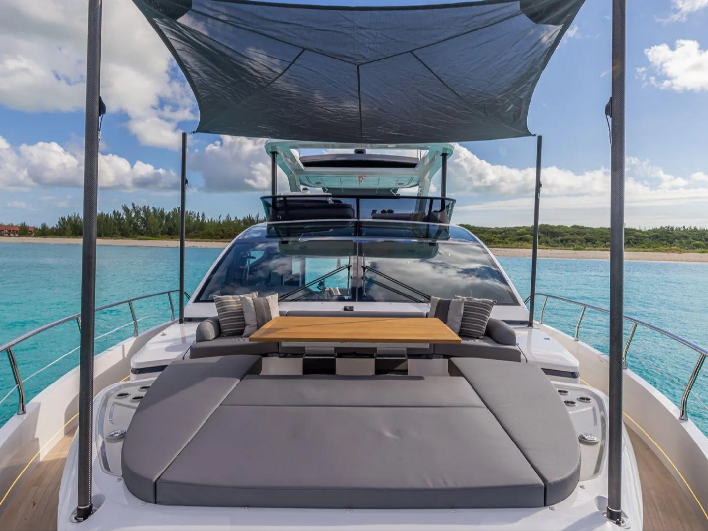 Pearl 72 - Photo 17