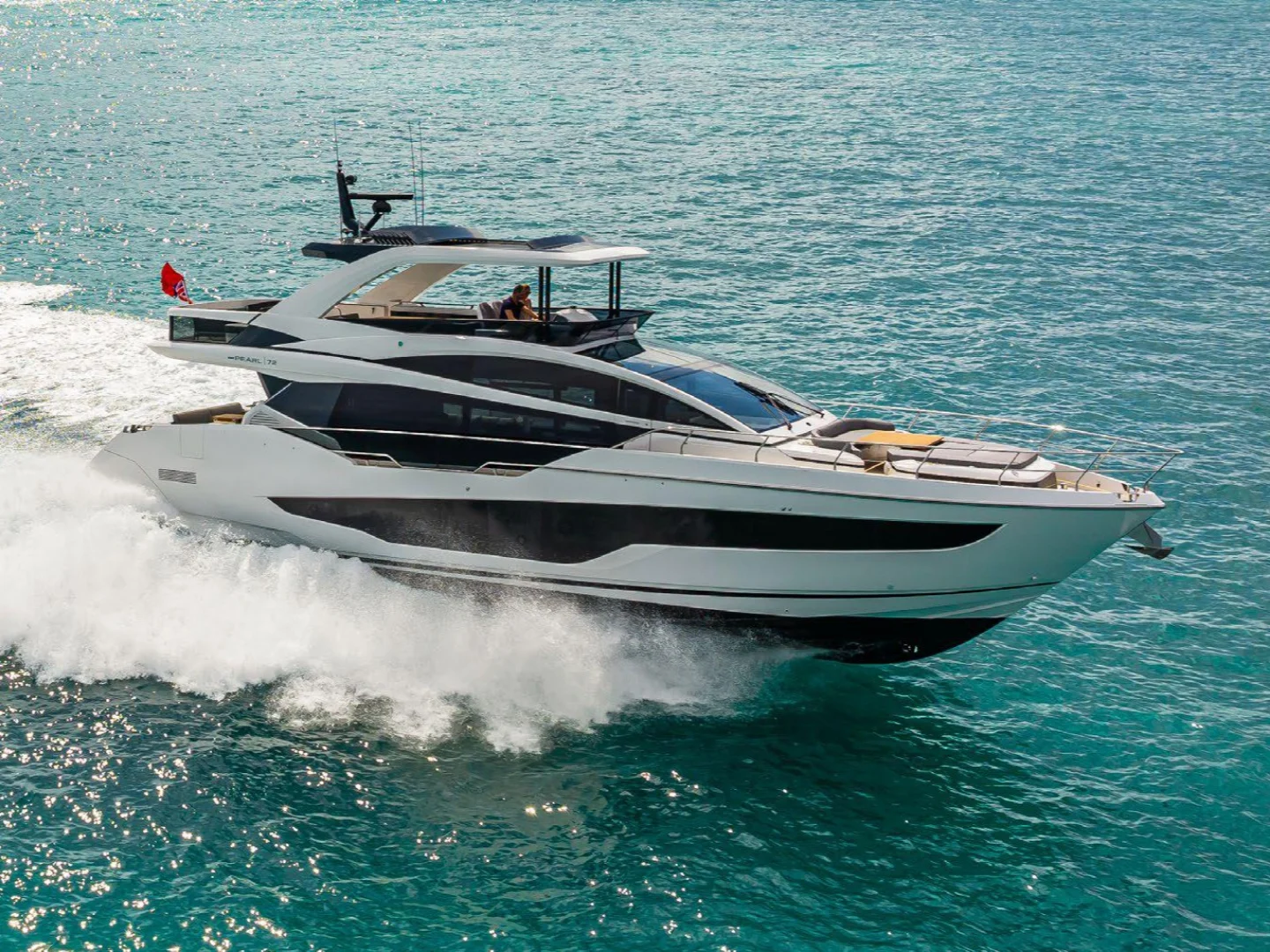 Pearl 72 - Photo 3