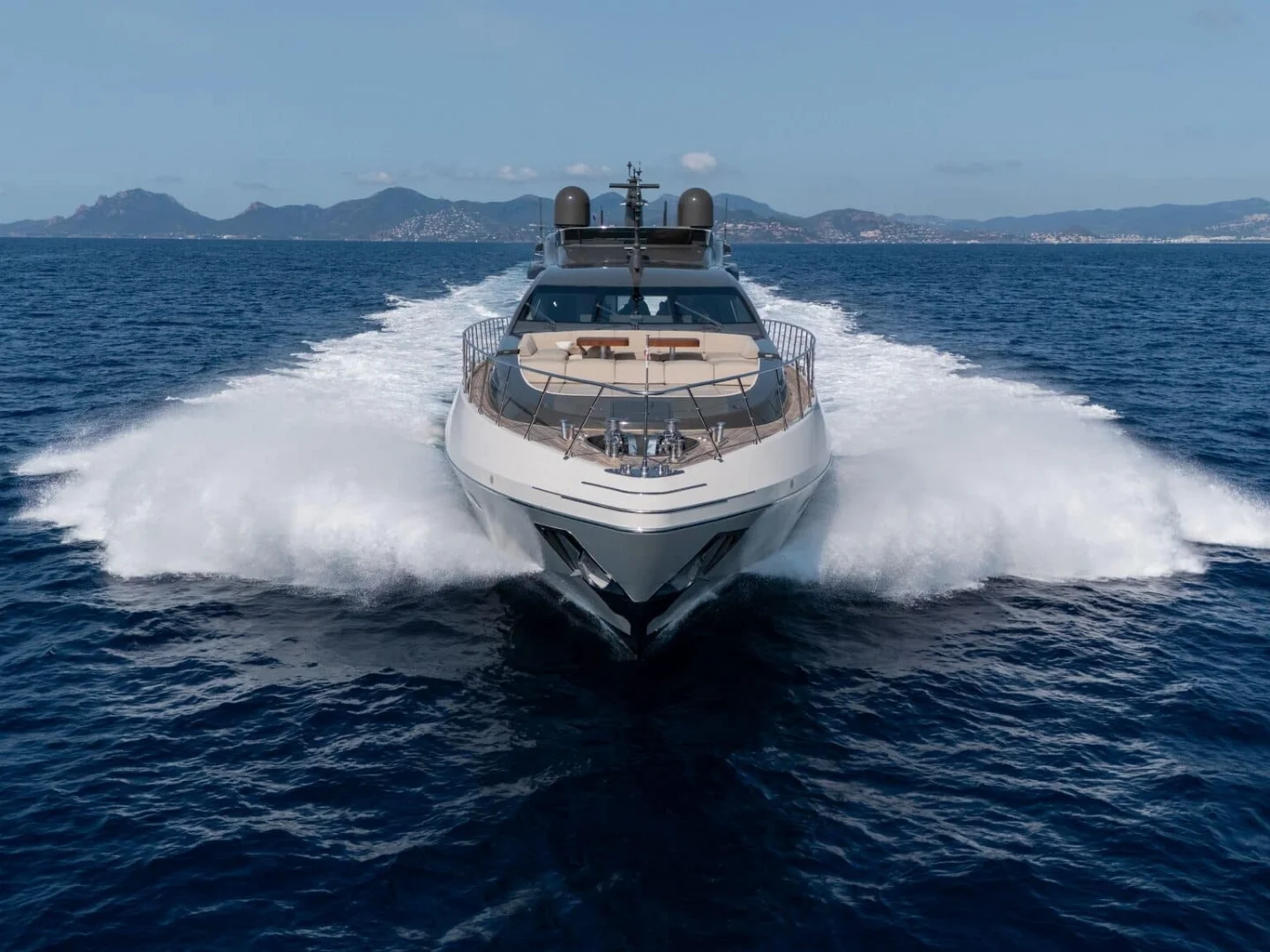 FANAMAX | Mangusta 110 - Photo 7