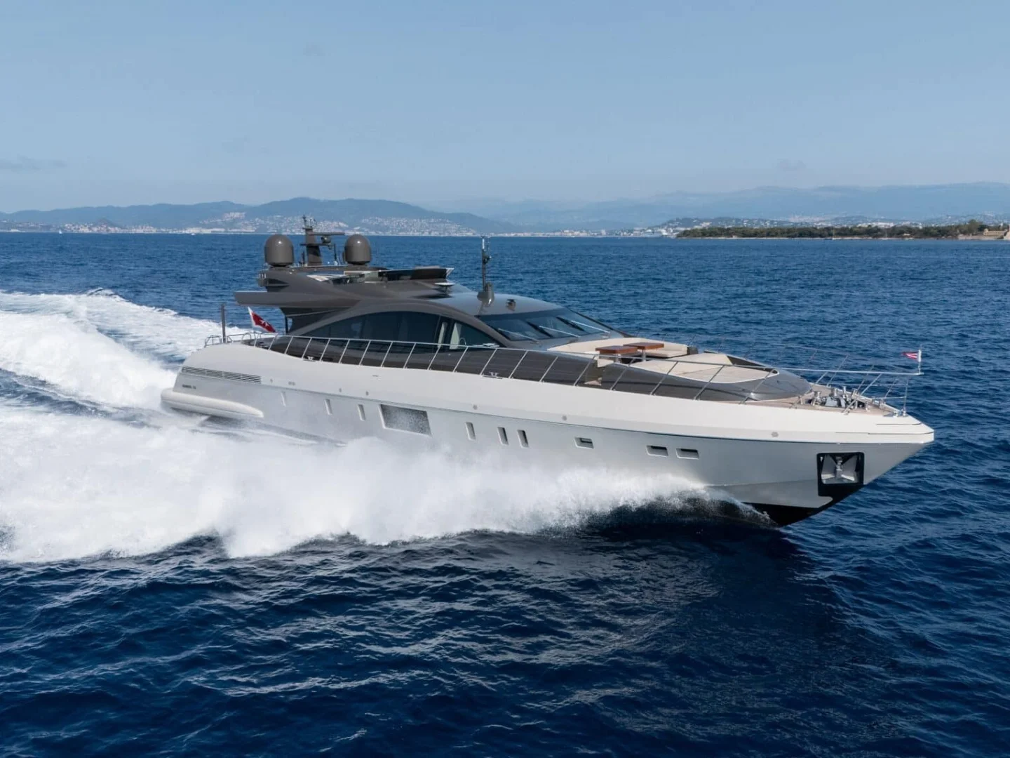 FANAMAX | Mangusta 110 - Photo 2