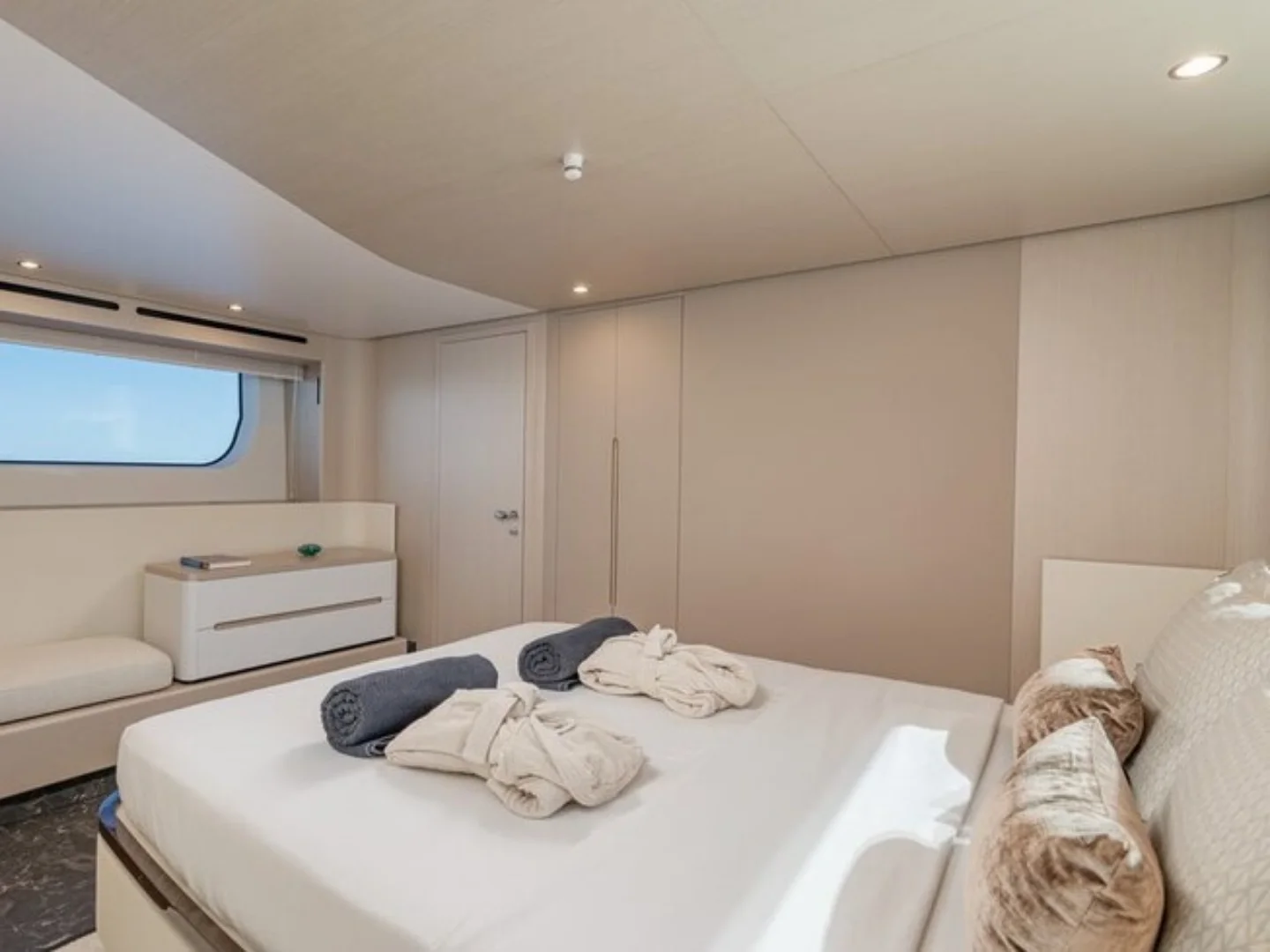 SBK | Azimut 68 Fly - Photo 29