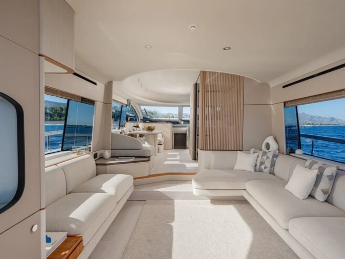 SBK | Azimut 68 Fly - Photo 21