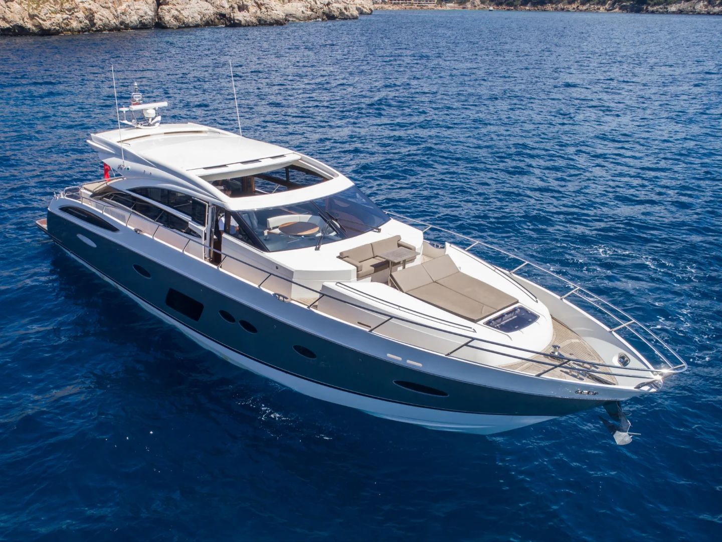 RUBY TUESDAY | Princess V72 