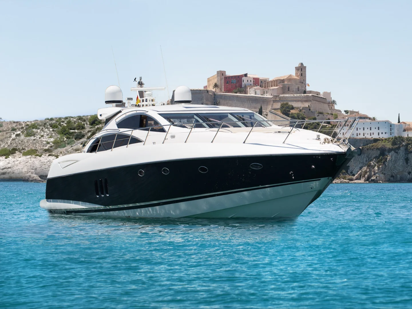 NUMBER 9 | Sunseeker Predator 72 - Photo 2