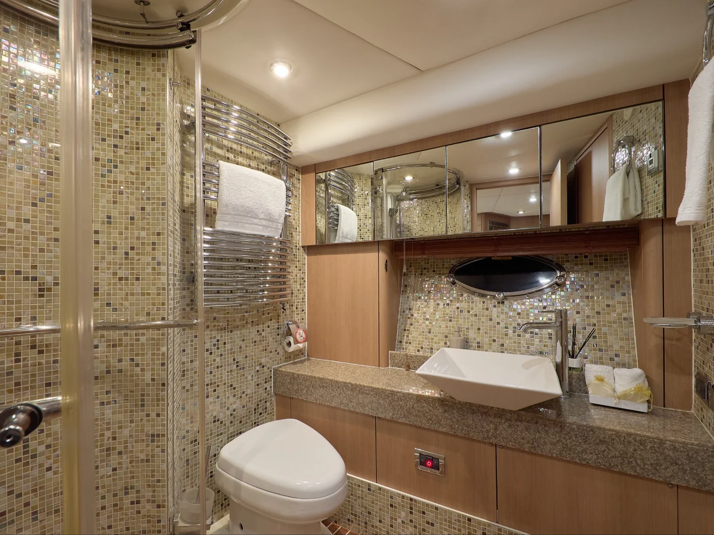 NUMBER 9 | Sunseeker Predator 72 - Photo 5