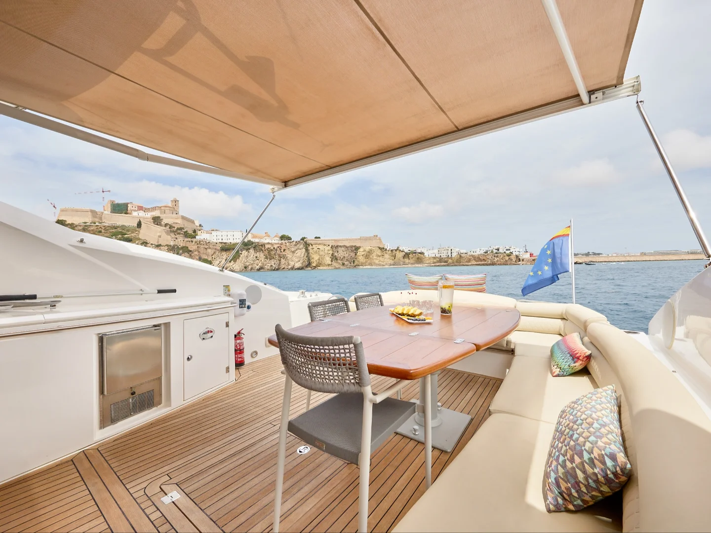 NUMBER 9 | Sunseeker Predator 72 - Photo 6