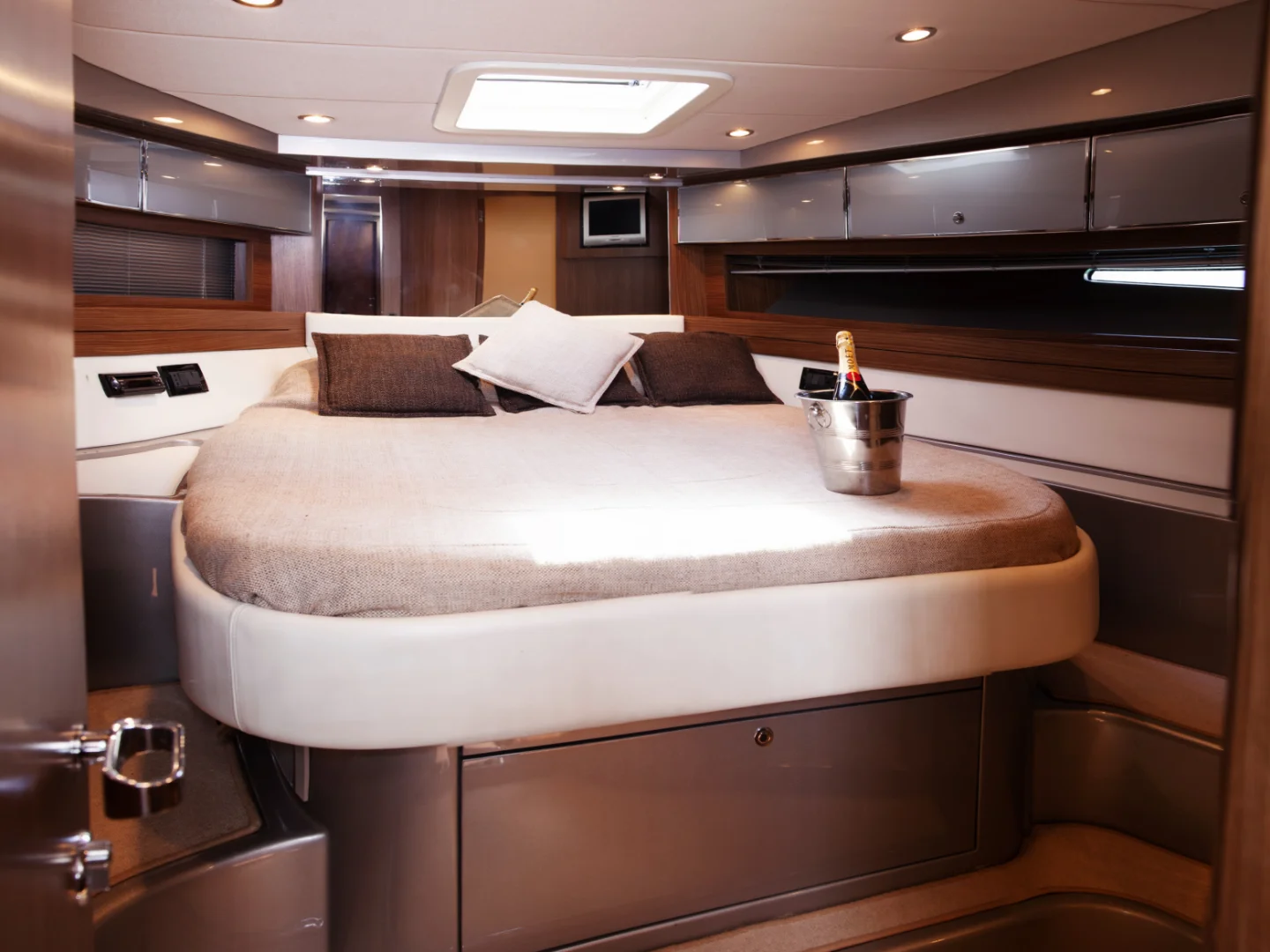 INVICTUS | Riva Rivale 52 - Photo 4