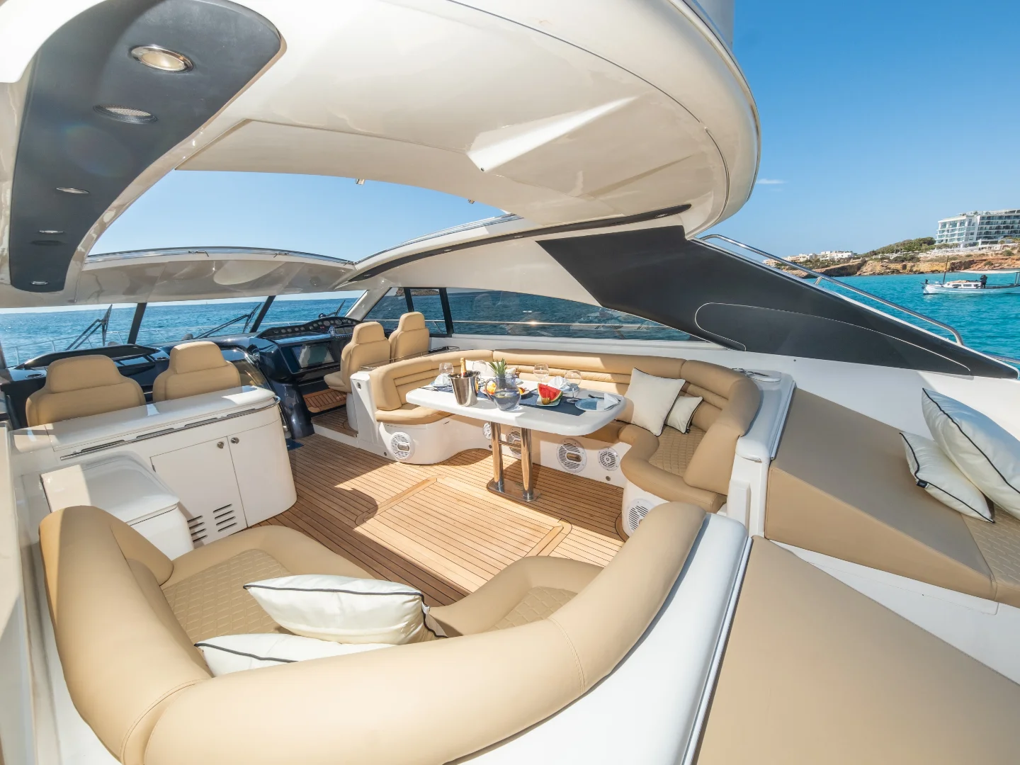 CRETA | Princess V65 - Photo 8