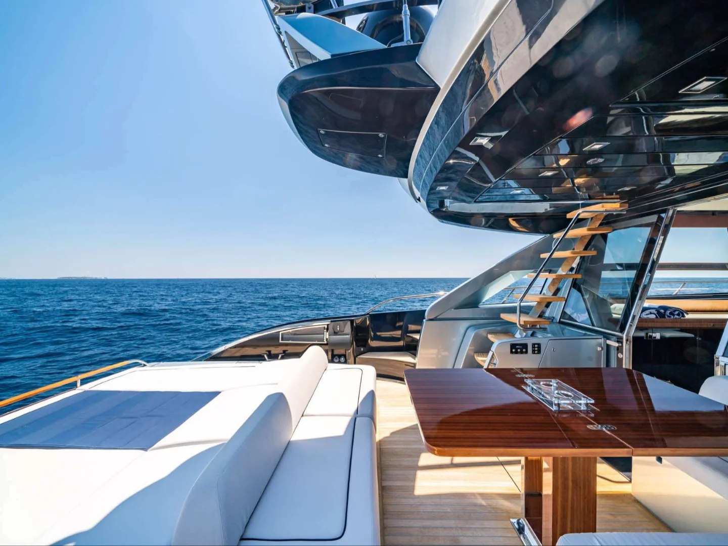 BLUE SHARK | Riva 66 Ribelle - Photo 10