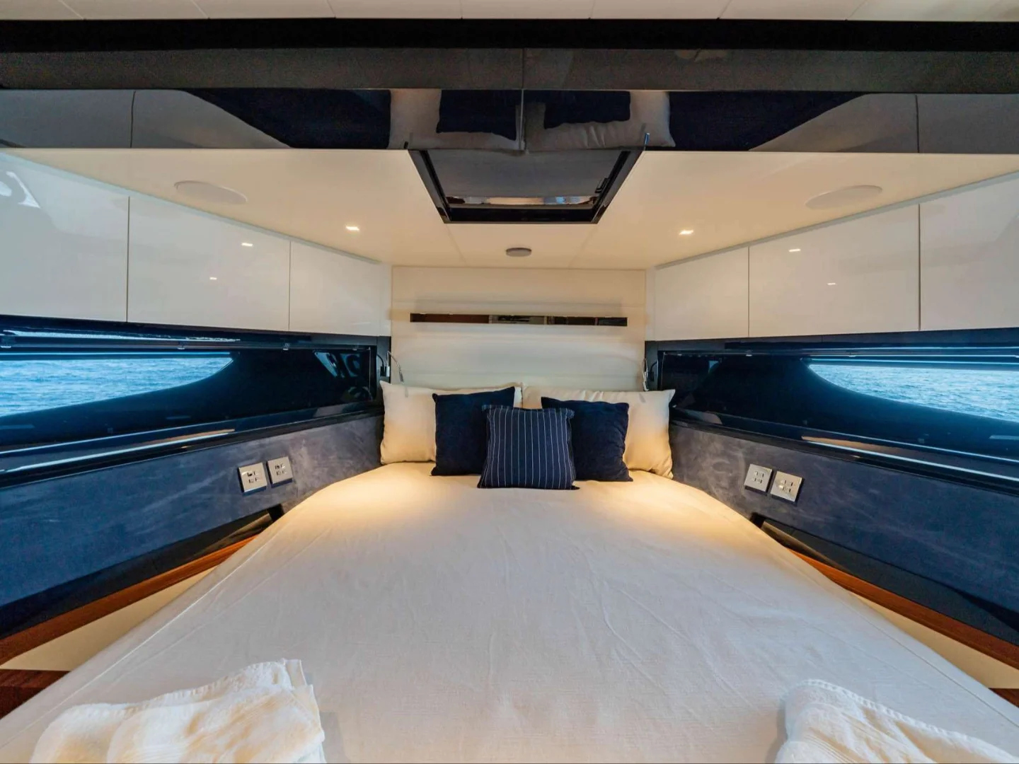 BLUE SHARK | Riva 66 Ribelle - Photo 15