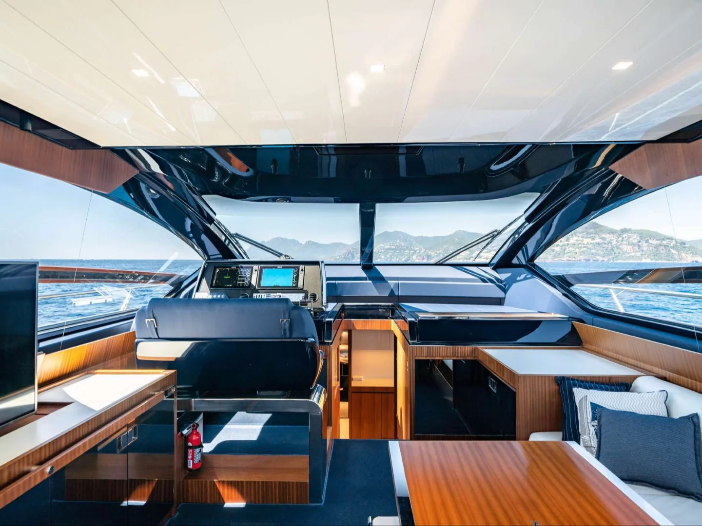 BLUE SHARK | Riva 66 Ribelle - Photo 5