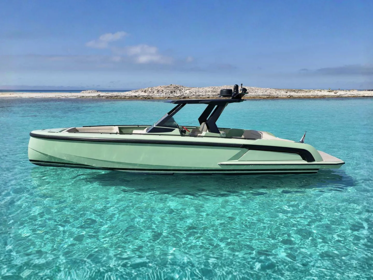 IN SYNC | Vanquish VQ40 - Photo 2