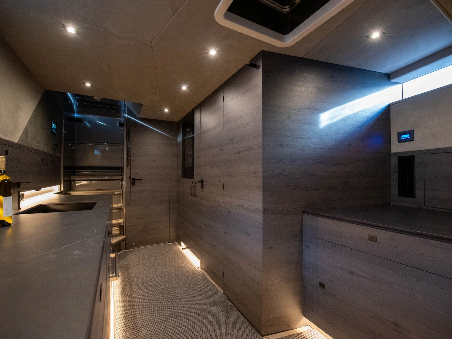 MI PARAISO | Vanquish VQ58 - Photo 23