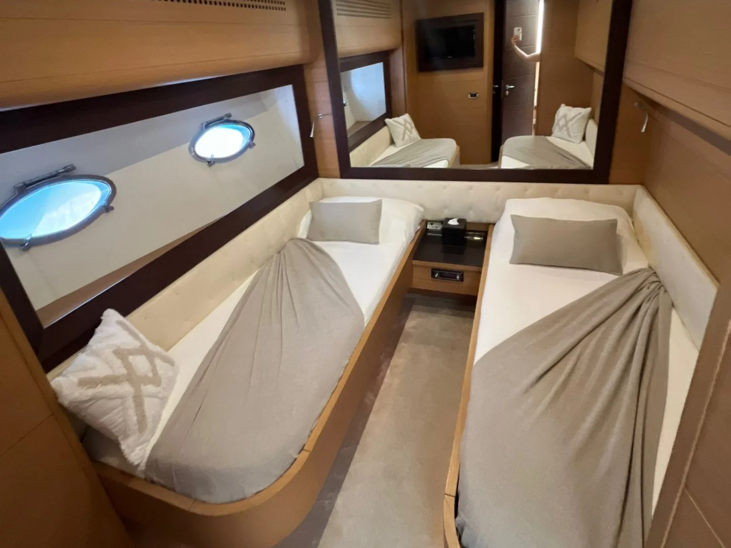 LEGENDARY | Pershing 72 - Photo 18