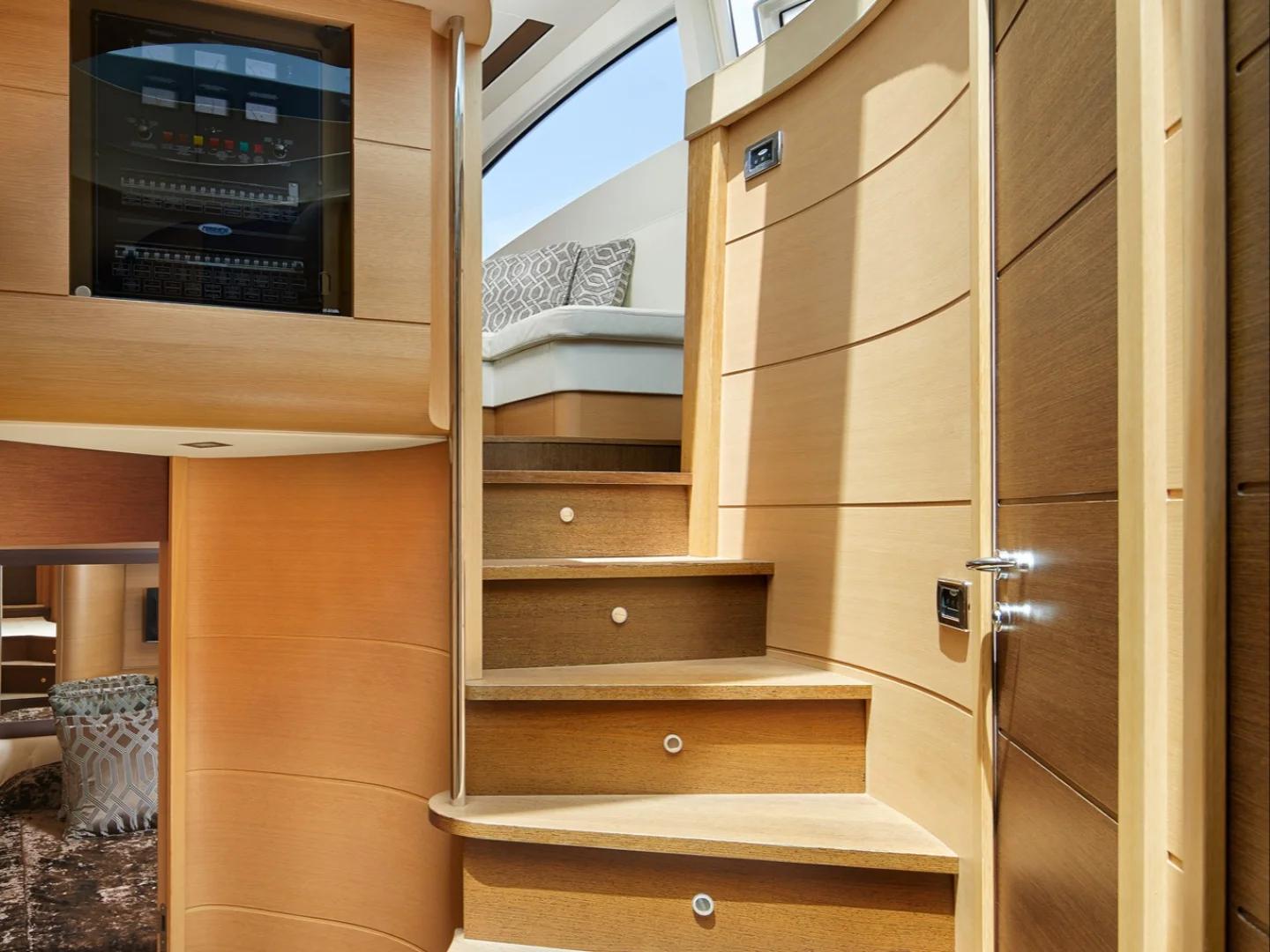 LEGENDARY | Pershing 72 - Photo 14