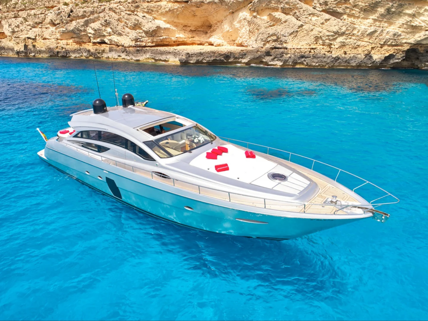 LEGENDARY | Pershing 72