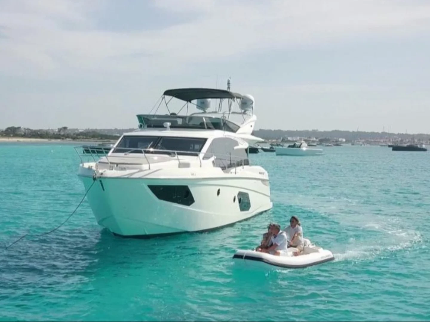 GOOD WAVES ONLY  |  Absolute 52 Fly - Photo 3