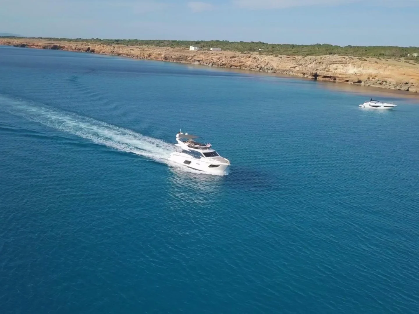 GOOD WAVES ONLY  |  Absolute 52 Fly - Photo 5