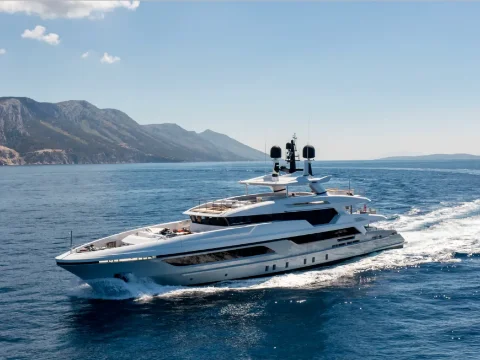 MAYVA | Baglietto 156