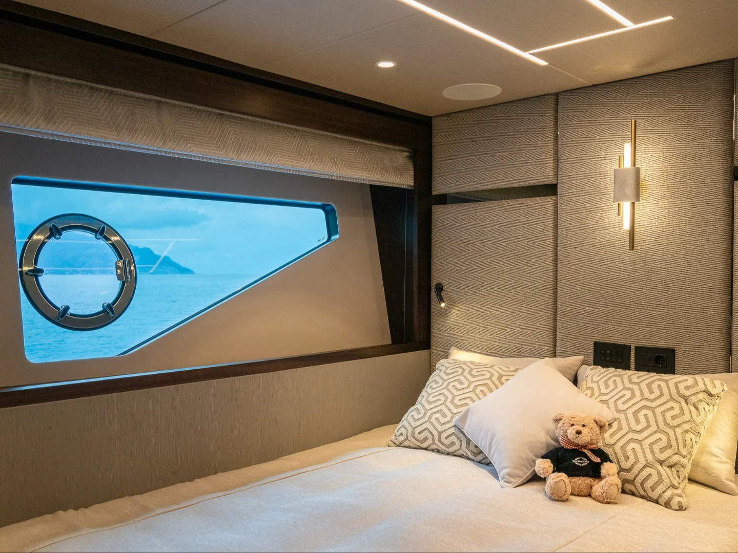 HALEY JANE | Sunseeker 88 - Photo 49
