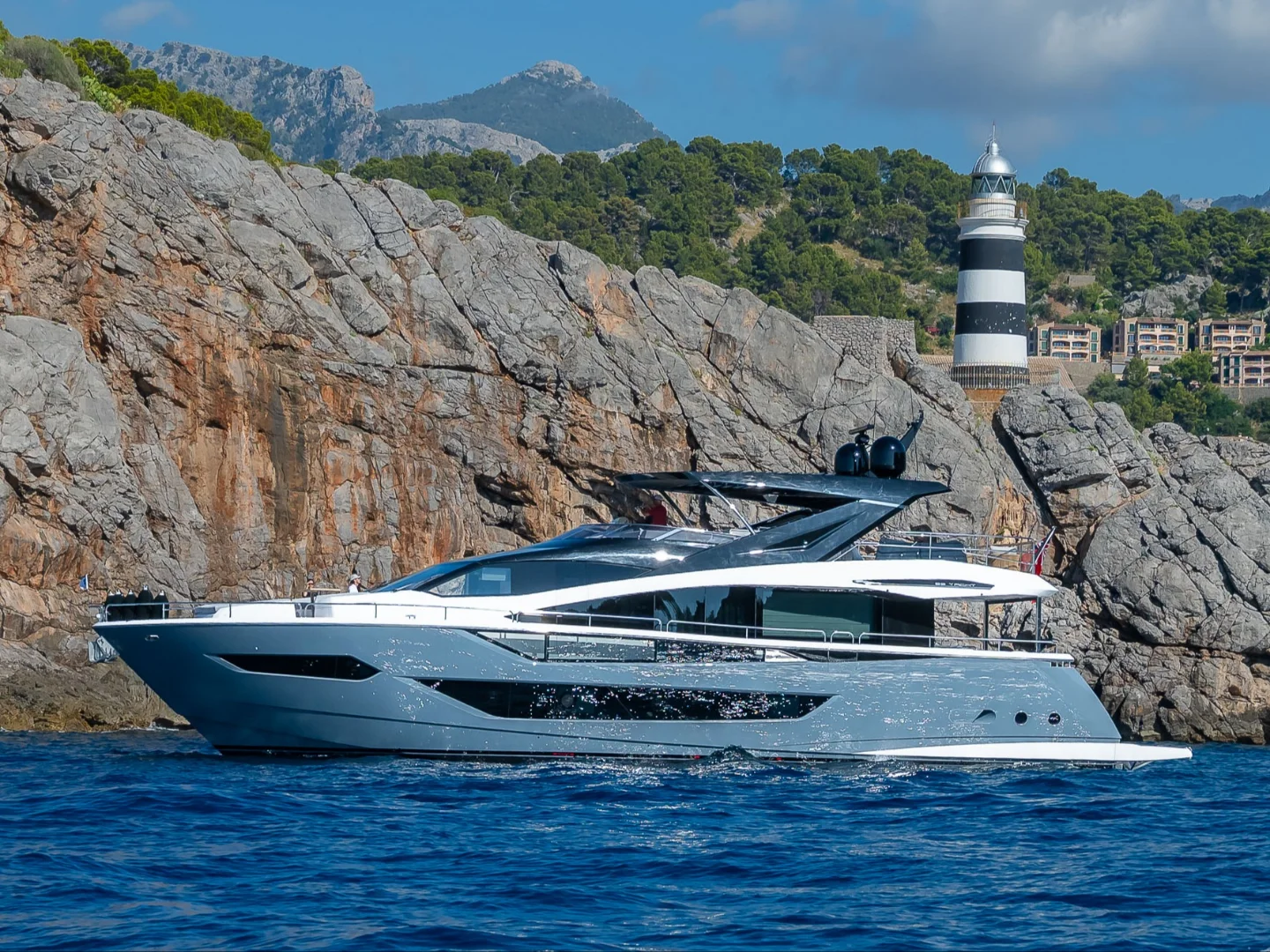 HALEY JANE | Sunseeker 88 - Photo 3