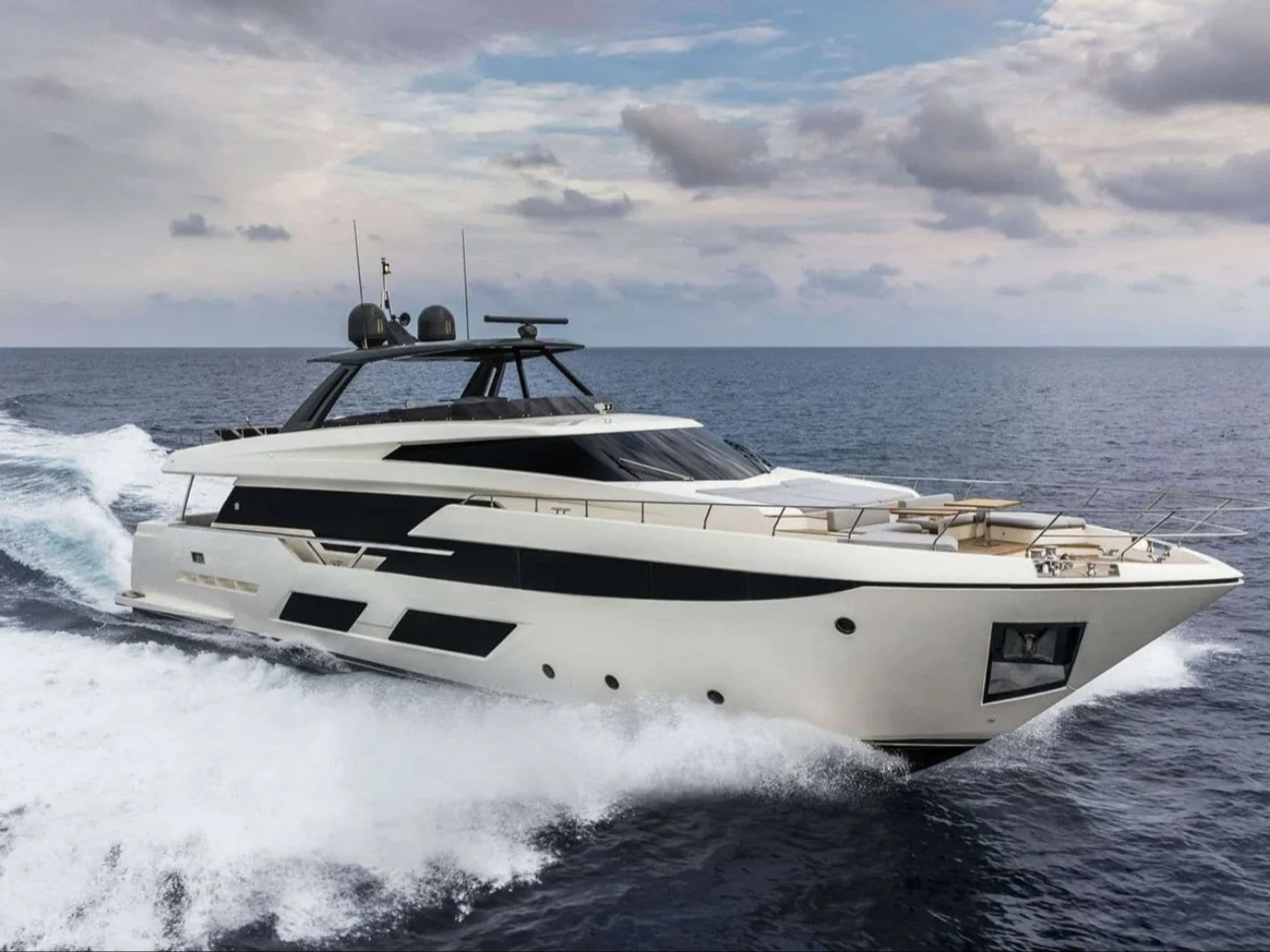 OGUM | Ferretti 920 - Photo 5
