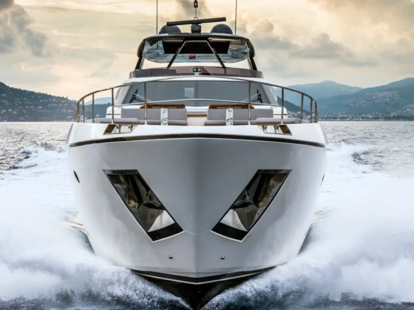 OGUM | Ferretti 920 - Photo 4