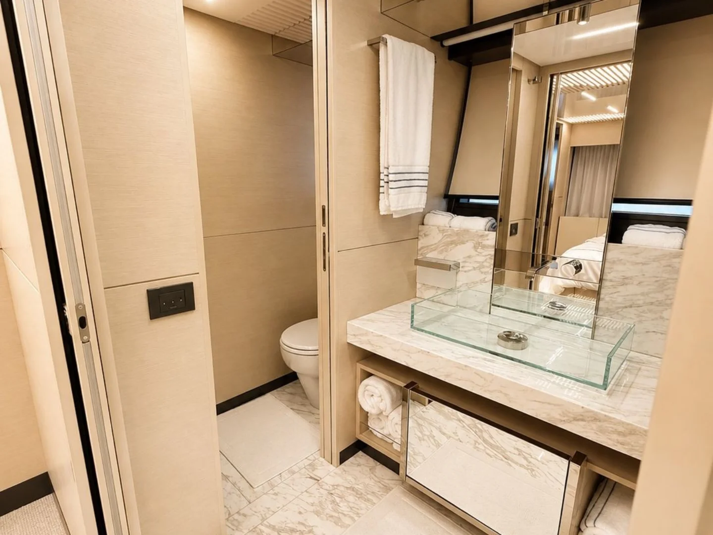 OGUM | Ferretti 920 - Photo 11